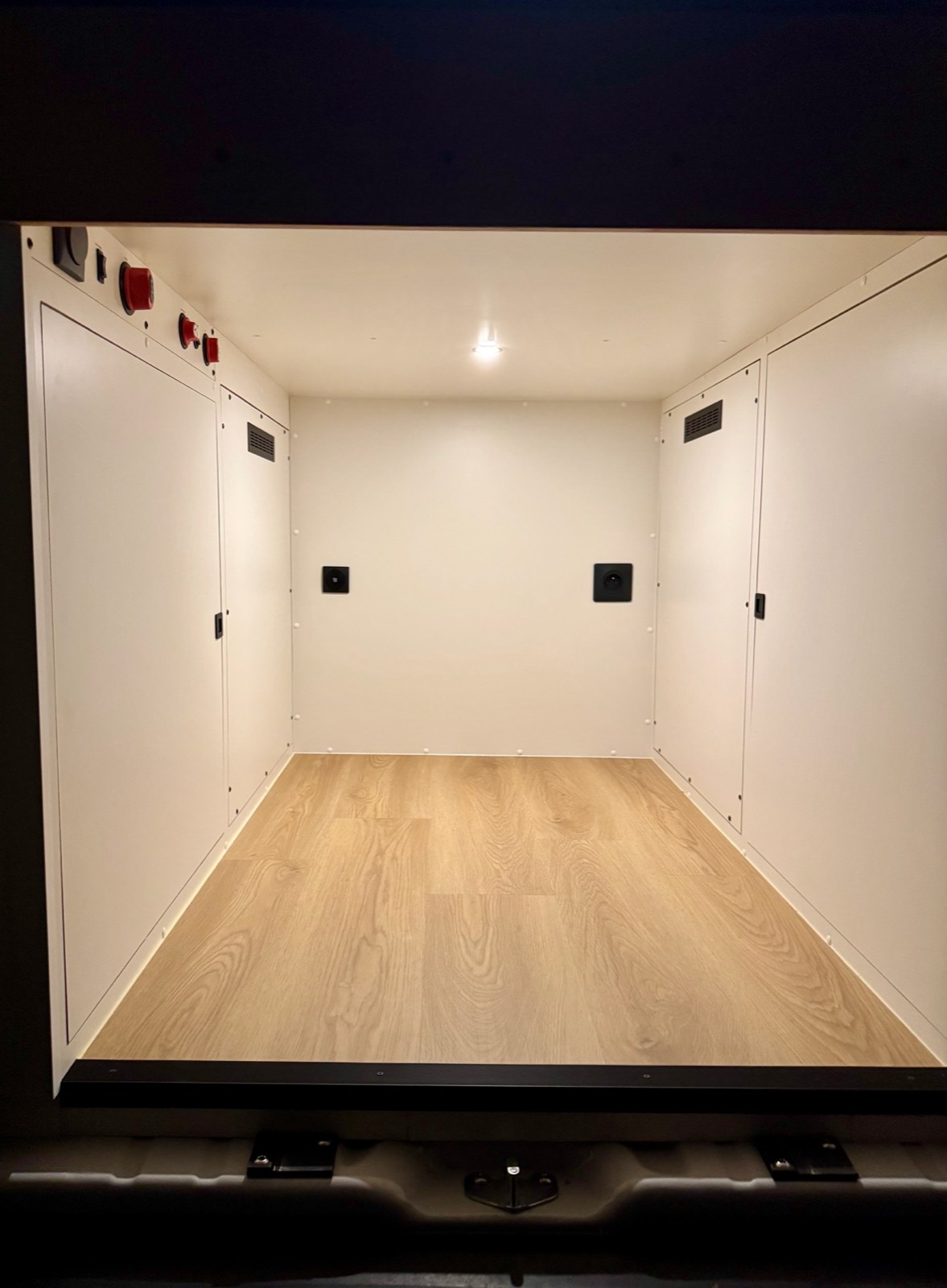 Coffre arrière — espace libre dédié