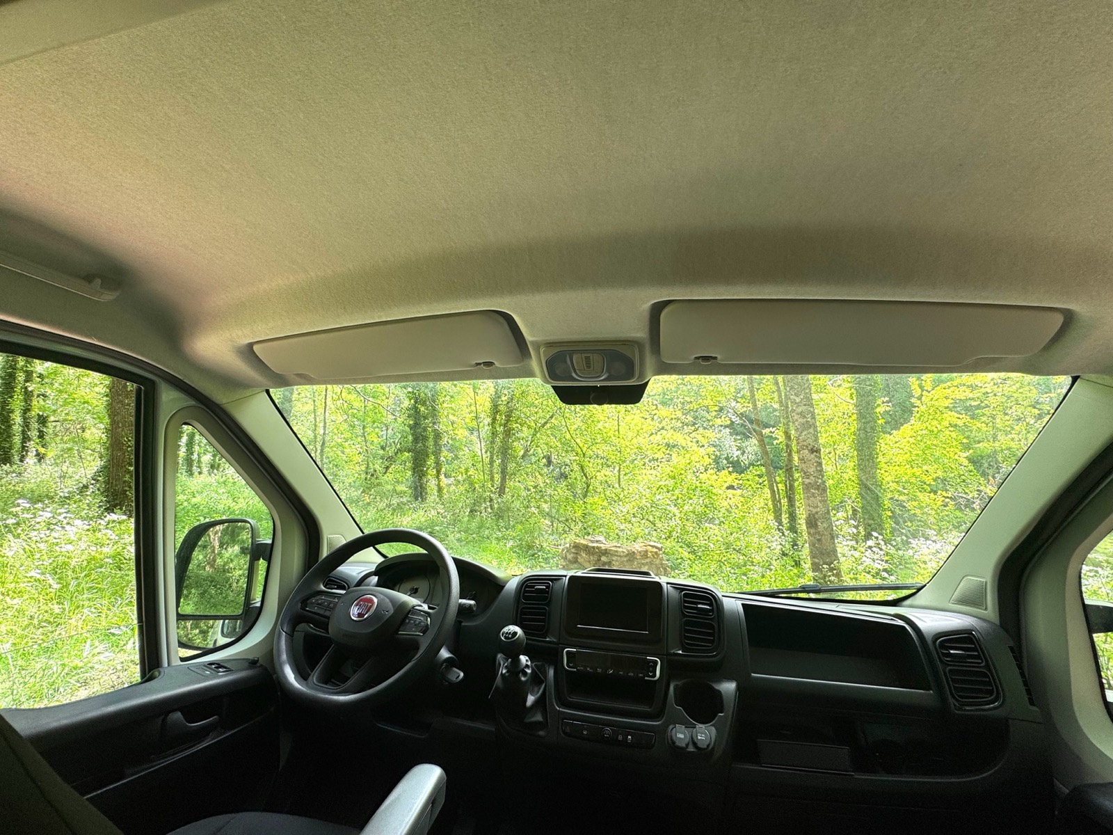 Poste de conduite et écran 7 pouces CarPlay